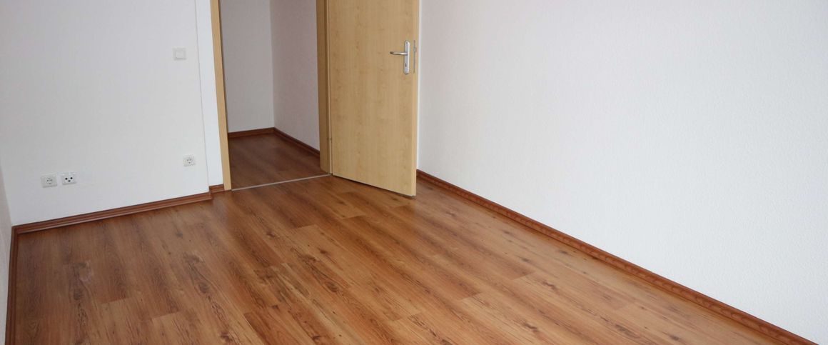 2. OG - modernes Laminat - in ruhiger Lage - Photo 1