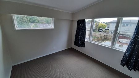 3 bedroom flat in Papatoetoe - Photo 3