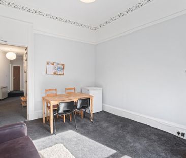 3 bedroom flat to rent - Photo 6