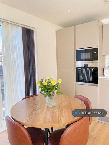 1 bedroom in a flat share to rent - Photo 4