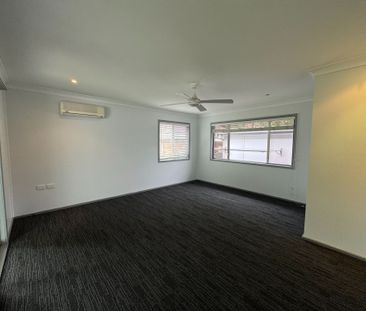 Coastal Cottage - 2 Bedroom - 1 Bathroom - Good Yard - Photo 1