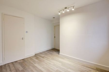 1 bed flat to rent in Chiltern View Road, Uxbridge, UB8 - Photo 2