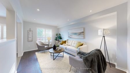 For Lease - 773 Miller Park Avenue, Bradford West Gwillimbury, Ontario - Photo 4