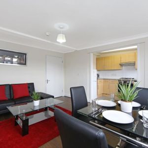 West Cromwell Road, London - Photo 2