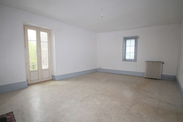 Location Appartement 3 pièces 93m² ST LEGER DES VIGNES 58300 - Photo 1