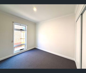 15 Cotswold St, Mambourin, Vic 3024 - Photo 4
