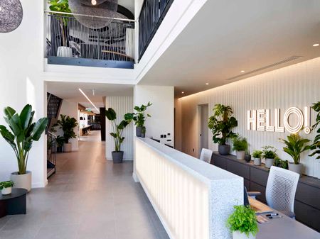 Bannister Studio with AC - Photo 4