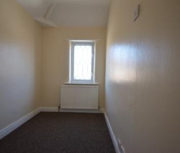 2 bedroom Terraced House To Let - Photo 3
