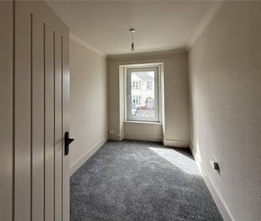 3 bedroom end of terrace house to rent - Photo 4