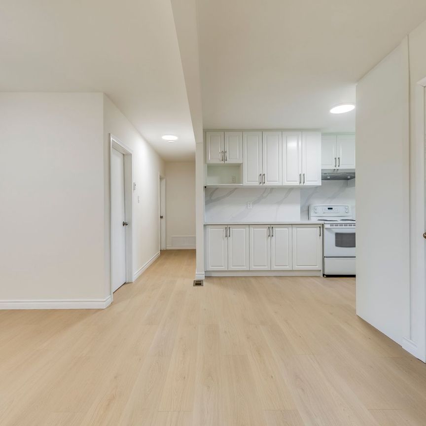 For Lease - 438 Sandmere Place, Oakville, Ontario - Photo 1