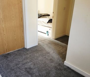 Room in a Shared Flat, Herbert James Close, B66 - Photo 4