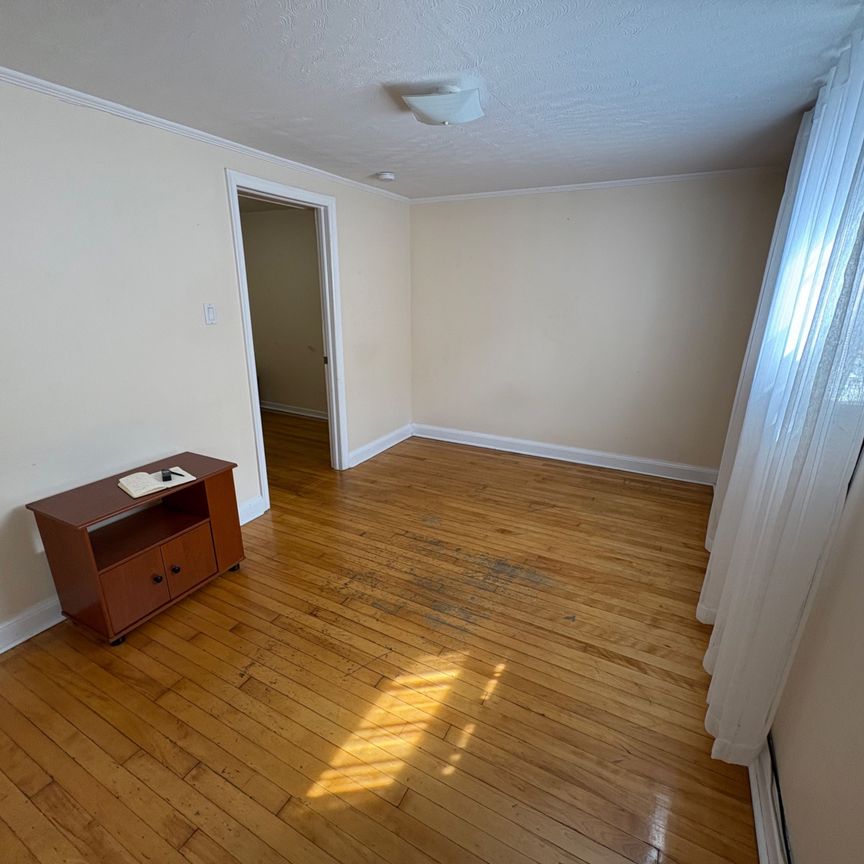 For Lease - 581 Mc Roberts Avenue, Toronto, Ontario - Photo 1