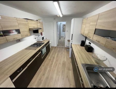 4 bedroom terraced house to rent - Photo 2