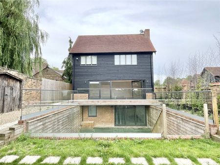 The Stables, Allum Lane - Photo 3