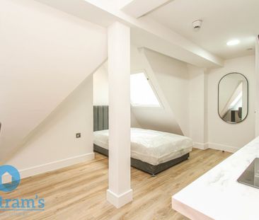 5 bed Apartment for Rent - Photo 6