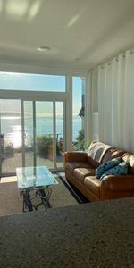 Beautiful, unique pet friendly Oceanfront 1 bdrm - Photo 3