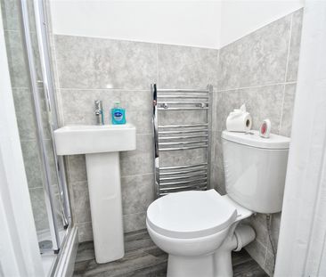 1 bed house share to rent in Healey Wood Road, Burnley, BB11 - Photo 5