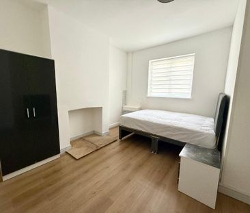 5 bedroom terraced house to rent - Photo 6
