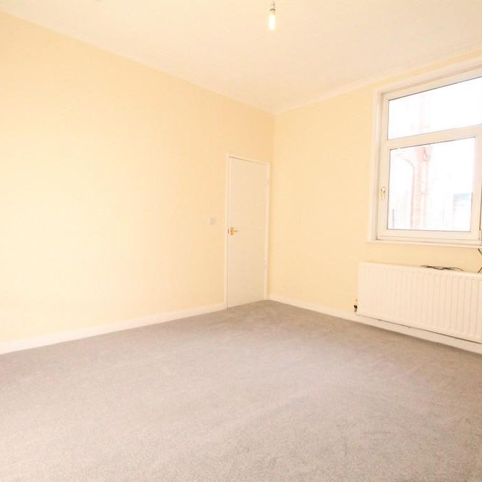 4 bedroom terraced house to rent - Photo 1