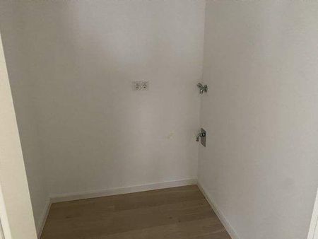 Neu sanierte attraktive 3-Zimmerwohnung mit Terrasse und Einbauküche zu vermieten! - Photo 2