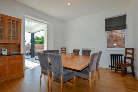 4 bedroom detached house to rent - Photo 3