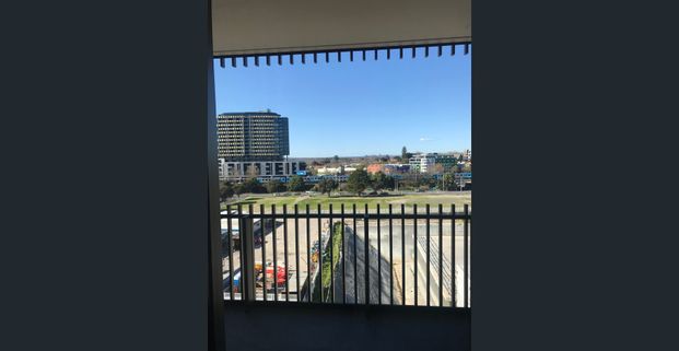 One Bedroom, One bathroom and one car park - Photo 1