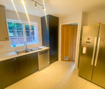 Ross Close - Photo 6