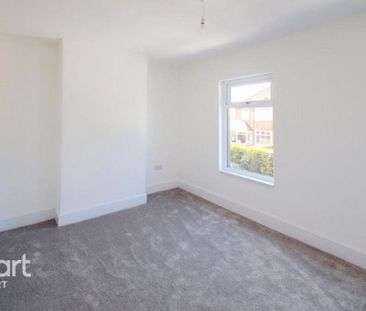 2 bedroom semi-detached house to rent - Photo 6