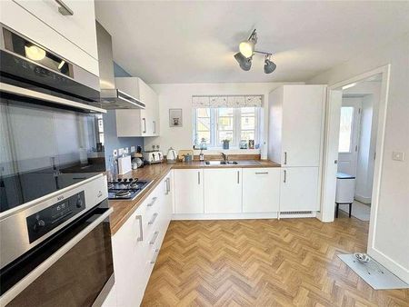 Wordsworth Court, Melton Mowbray, Leicestershire, LE13 - Photo 5