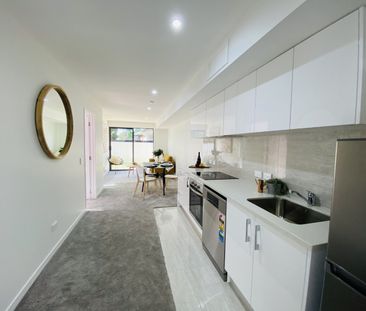 Fully Furnished & Parking Onsite! - Photo 3