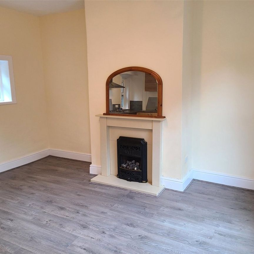 Moor End Lane, Dewsbury, West Yorkshire, WF13 - Photo 1