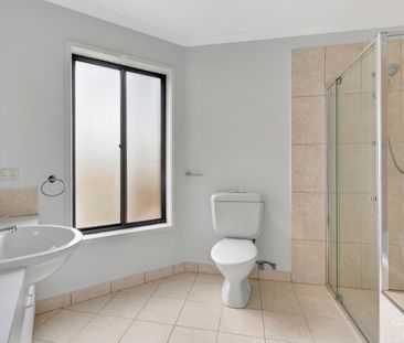 1/68 Normanby Avenue, Thornbury VIC 3071 - House For Rent | Domain - Photo 3