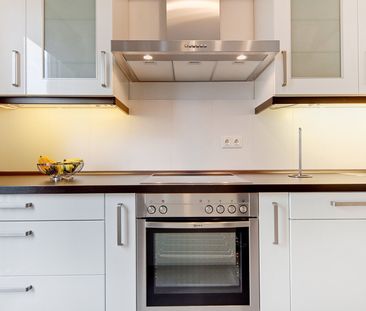 Bright, furnished 2-room apartment in good area for rent - Photo 3