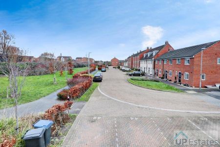 3 bedroom semi-detached house to rent - Photo 3