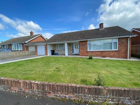 3 bedroom bungalow to rent - Photo 2