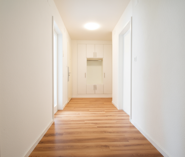 Helle, frisch renovierte 4-Zimmerwohnung mit Balkon und moderner Au... - Foto 5