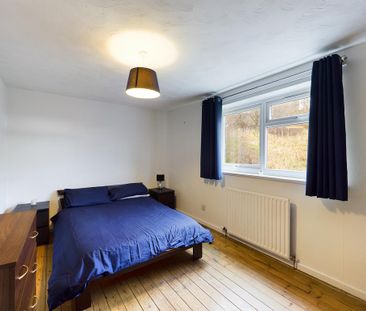 2 bedroom semi-detached house to rent - Photo 4