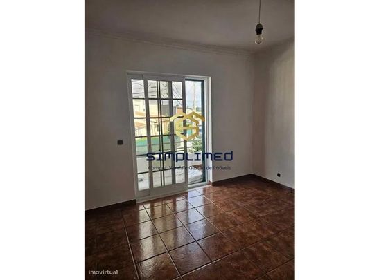 Amora, Setúbal Municipality - Photo 1