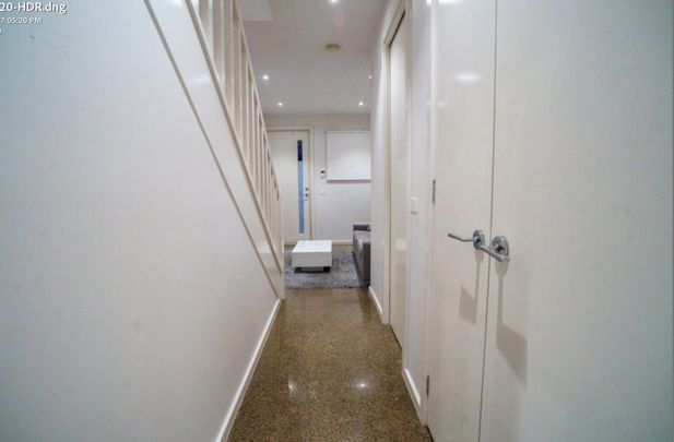 Yarraville - Photo 1