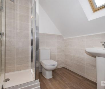 4 bed House - Semi-Detached To Let - Photo 4