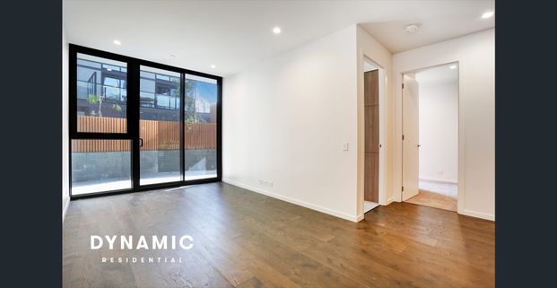 Stylish 2-Bedroom, 2-Bathroom Apartment with Parking in Trendy West End - Photo 1