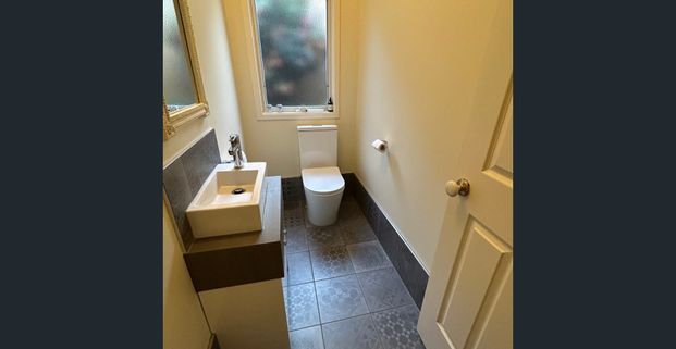 Rare Stunning Ivanhoe East Home - Photo 1