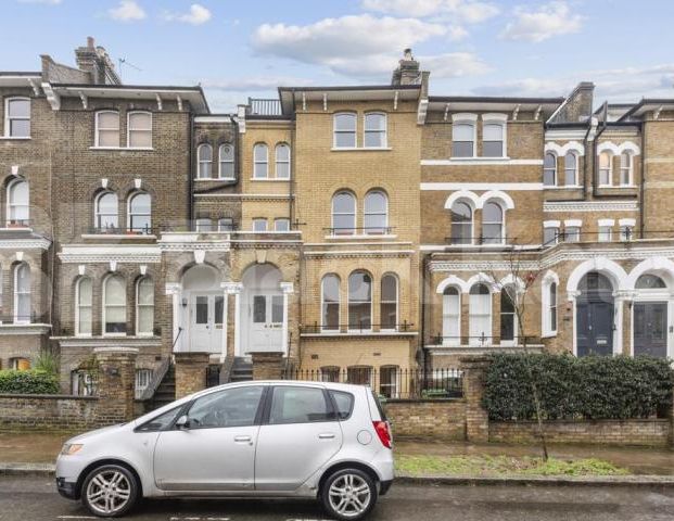 Charming One-Bedroom Victorian Flat to Rent on South Villas, Camden NW1 - Photo 1