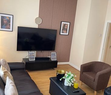 Room in a Shared House, Manchester, M32 - Photo 5