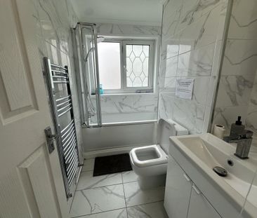 3 bedroom ground floor maisonette to rent - Photo 6