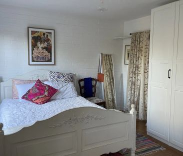 Light, bright and beautiful. - Photo 2