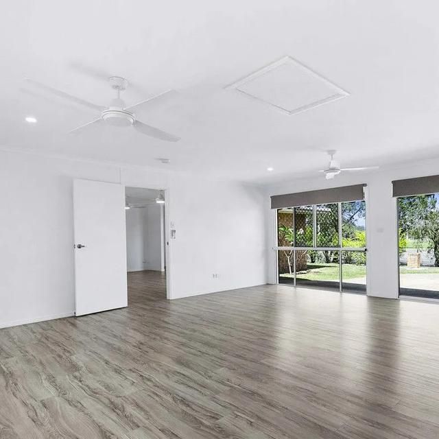 CENTRAL HERVEY BAY - SPACIOUS HOME - Photo 1