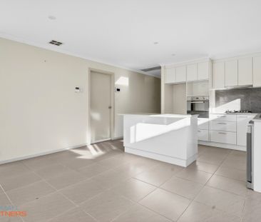 8 Gudamang Street, Ngunnawal ACT 2913 - House For Rent | Domain - Photo 6