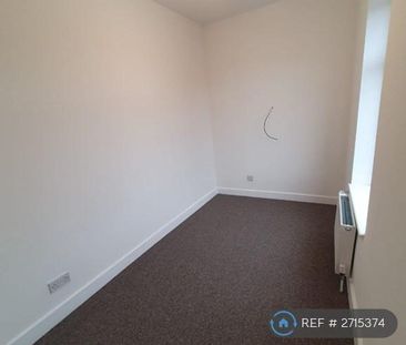 3 bedroom end of terrace house to rent - Photo 4
