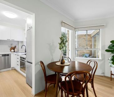 Furnished Apartment in Peaceful Harbouside Setting - Photo 2